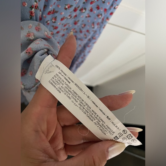 Zara Beautiful Open back floral dress - Picture 6 of 6